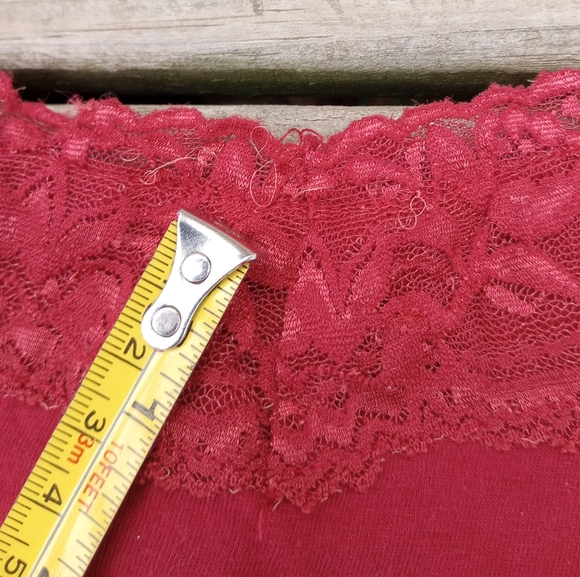 🎄Gifted🎄 Charlotte Russe Tank Top With Lace - Picture 7 of 8